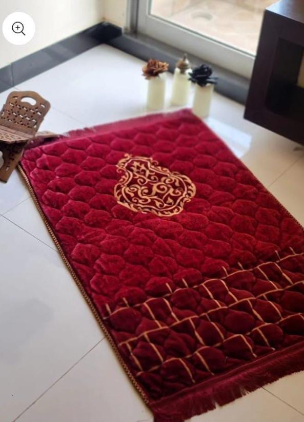 Luxury Velvet Embossed Prayer Mat ā Soft Comfortable Muslim Janamaz For Daily Salah, Elegant Islamic Design, Lightweight & Durable Namaz Rug, Perfect Gift For Ramadan, Hajj & Umrah (random Design ā Color)